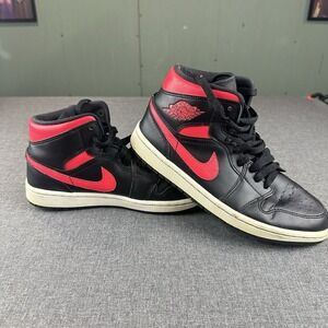 Nike‎ Air Jordan BQ6472-004 Womens 8.5  Black Red Embossed Logo Mid Top 1S2
